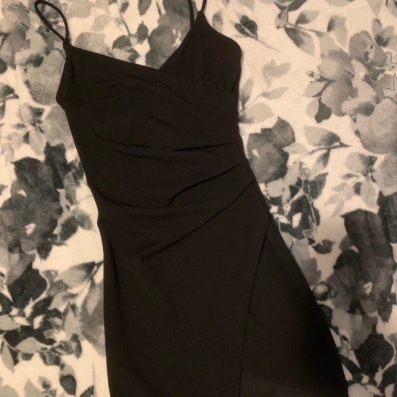 Dresses & Skirts - Little black dress